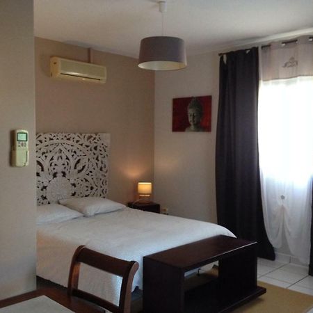2 Chambres Avec Piscine Dans Maison Creole Saint Pierre Exterior photo